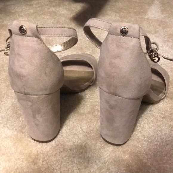 Heels - Picture 2 of 3